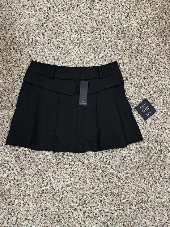 Lulus Dresses & Skirts - Lulu's Black Pleated Mini Skirt